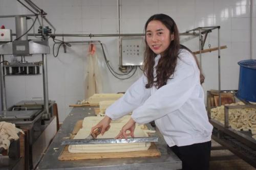 秦岭深处绽芳华——记商洛市洛南县*党**代表、返乡创业女大学生王洋