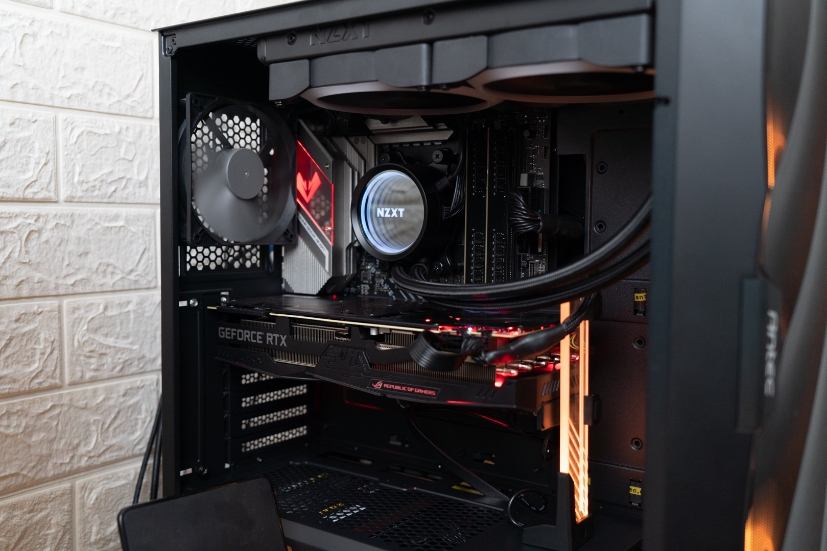 有没有显卡无所谓，游戏、剪辑全搞定，4月份电脑装机单分享