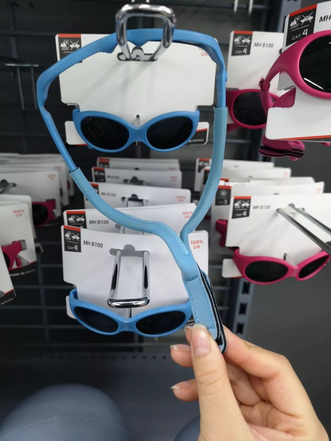 给娃挑太阳镜,孩子怎么选墨镜