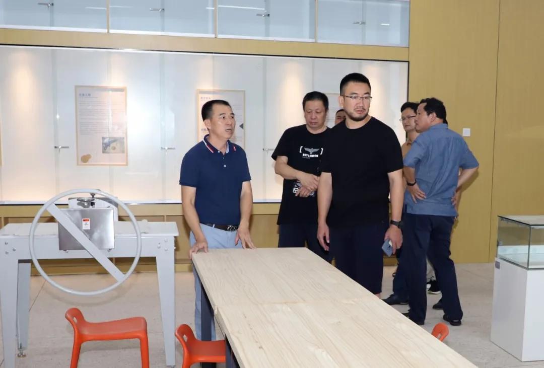 清华大学美术学院教授视频,清华大学美术学院陶瓷系教授