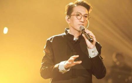 专辑张张大卖，事业一路高歌，这是我们忘掉他风流史的理由？