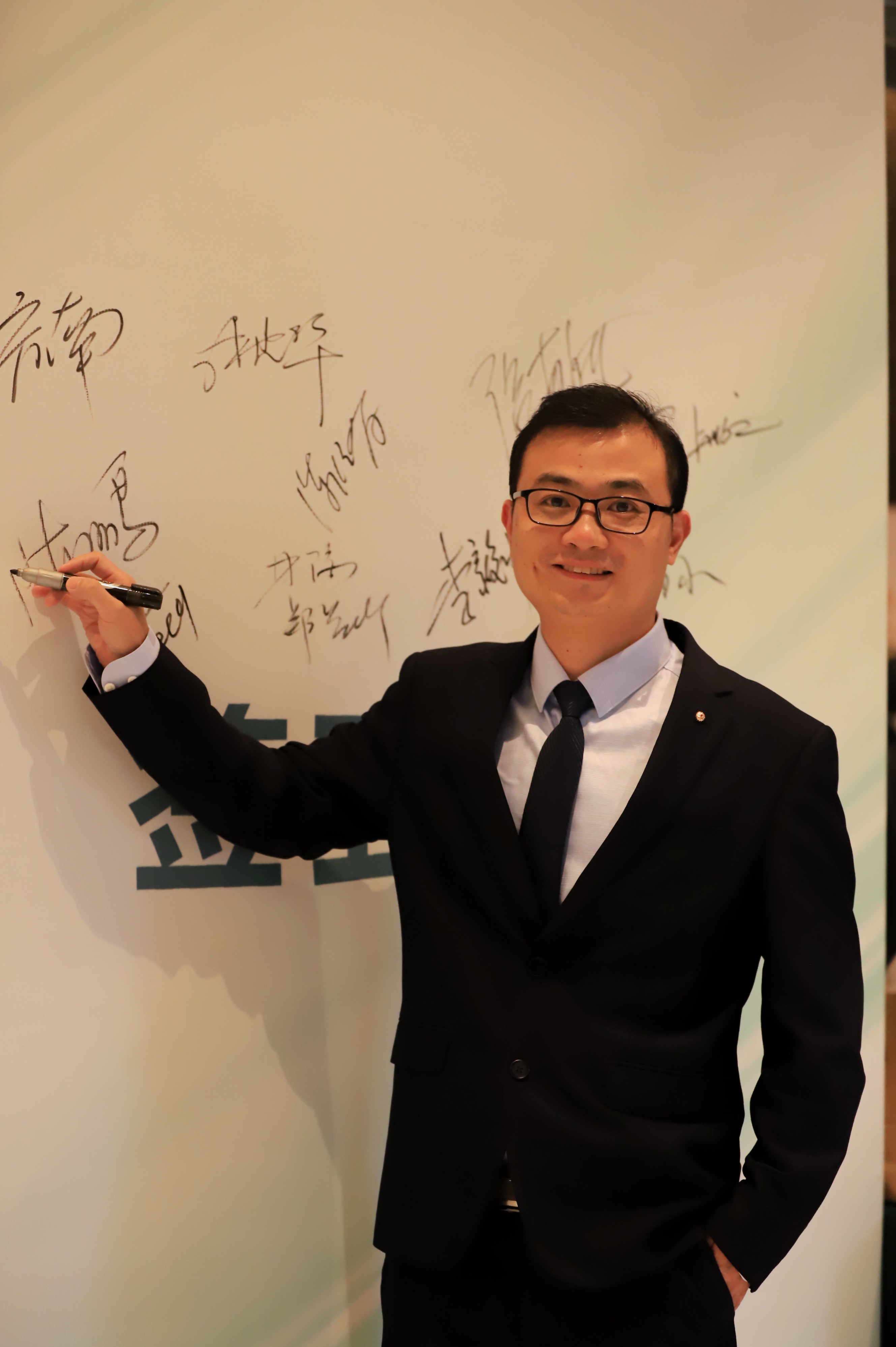 腰间盘突出怎么扎腰带好,治疗腰间盘突出腰带哪种好