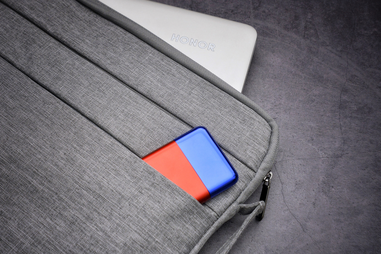 当钢丝遇到变形金刚联名款剃须刀---体验铜师傅便携剃须刀