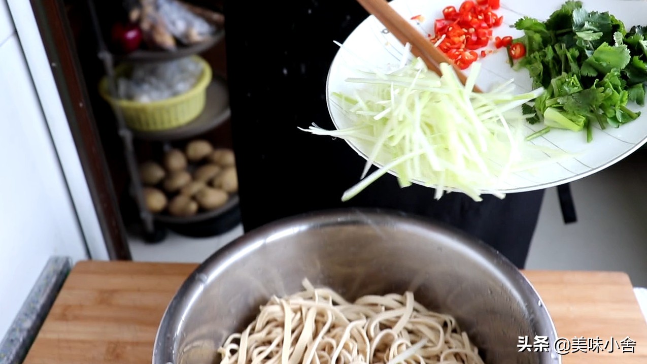 凉拌豆腐皮怎么做才最好吃,怎么做凉拌豆腐皮好吃又简单