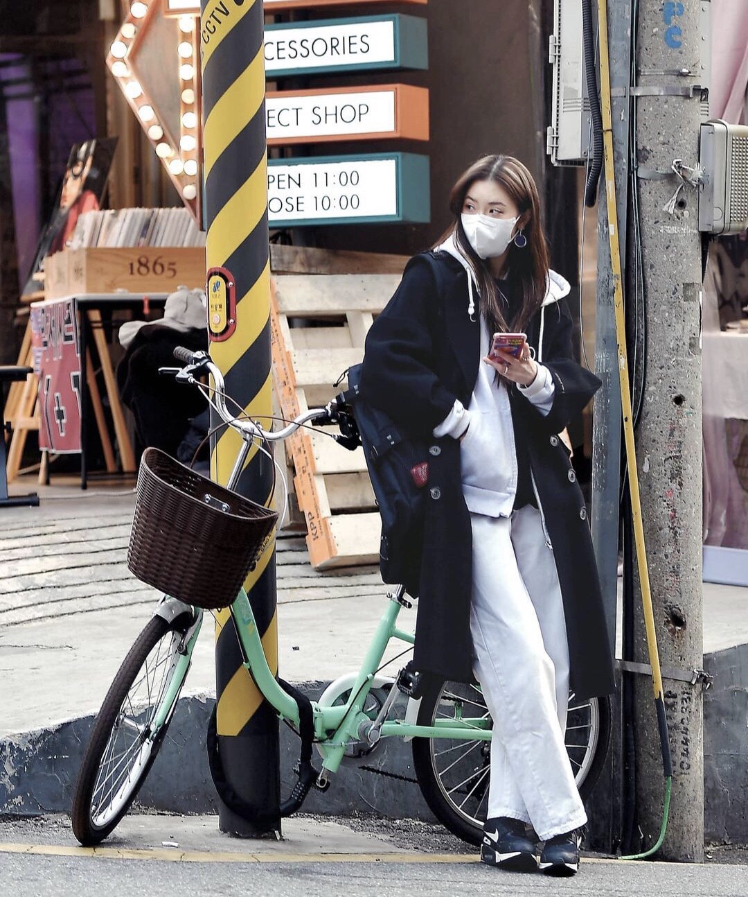 韩国时尚小姐姐照片,个性时髦的韩国街拍了解一下