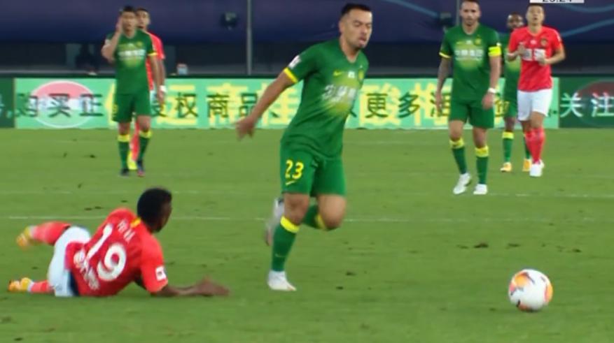 国安恒大郑智赛后,国安恒大黄博文受伤