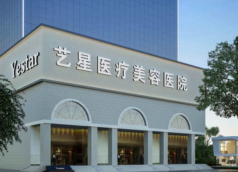 小伙花6万整容30次如今帅到认不出,小伙花十几万整容太成功后续