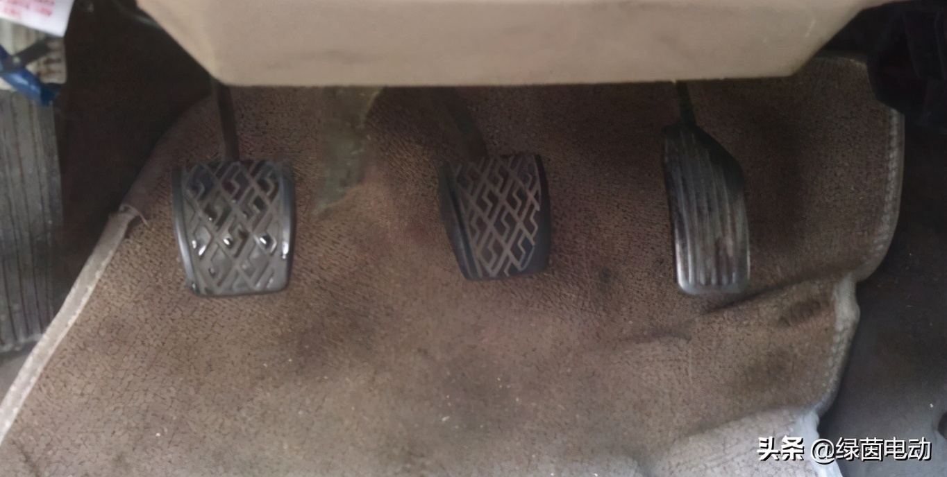 老款经典夏利两厢二手,2004年两厢夏利图片