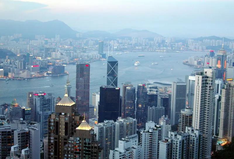 疫情阻通关，托第三方代缴未必合规，内地客怎样交香港保费？