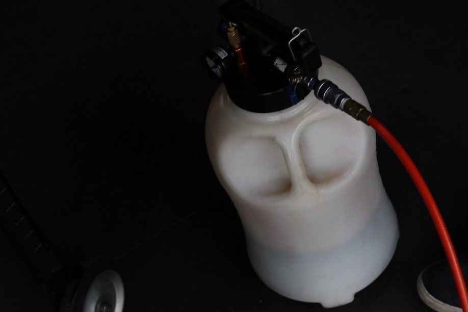 怪兽修车:修复一辆09款中东版丰田霸道,最终旧车变新车