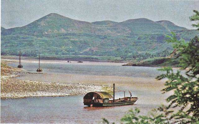 萧习华的散文《飞扬的红盖头》