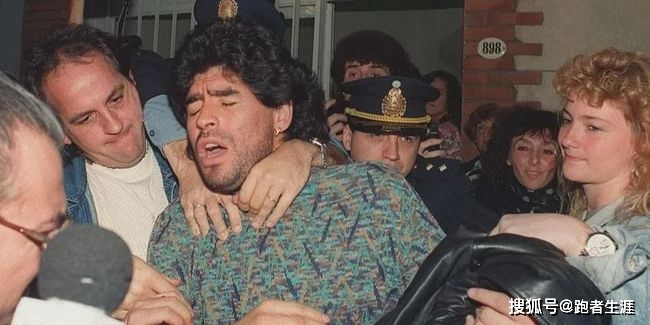 马拉多纳尸检表明其心脏受损严重,马拉多纳尸检结果为什么自然死亡