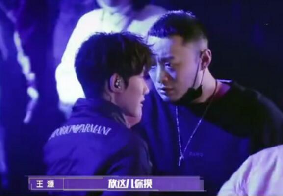 王源回应下颌骨脱位网友神评论,王源颌骨脱位了吗