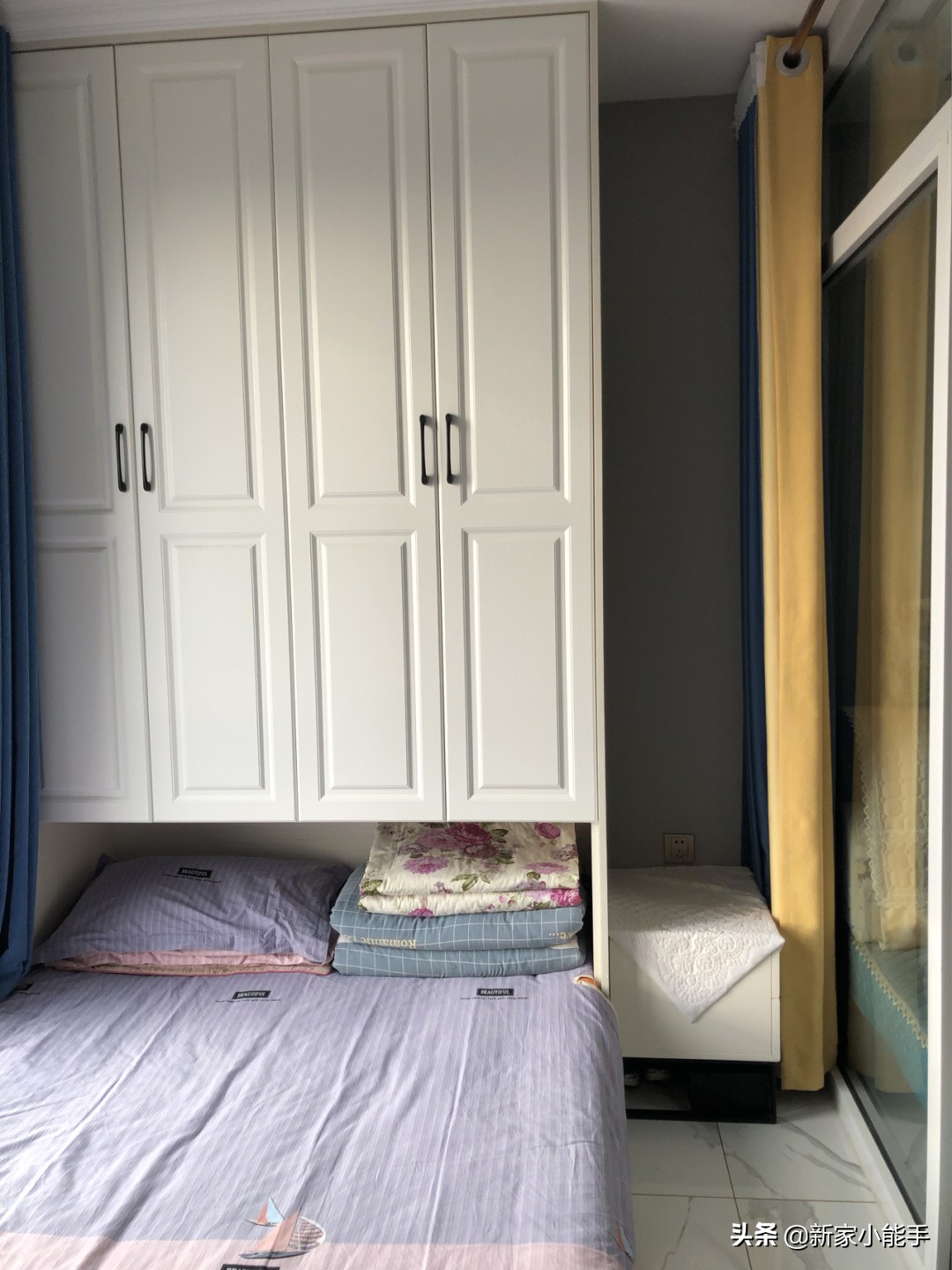 阳台一端打榻榻米,阳台隔一间房子做榻榻米