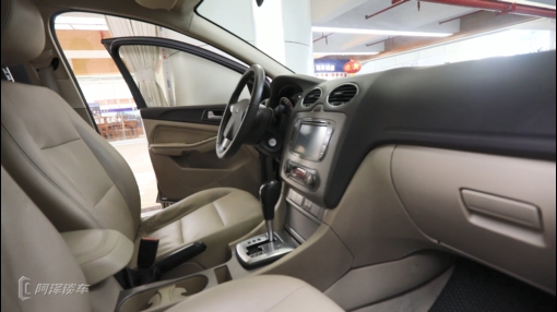 福克斯经典款两厢车,福克斯两厢经典款是哪一年