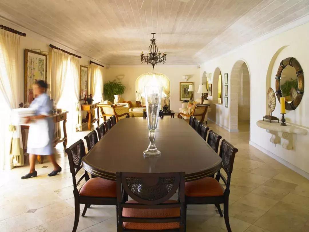 梅西和c罗谁豪宅最好,身价十亿的球星