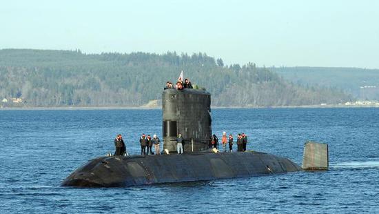 加拿大终于不忍了!贪小便宜被坑了20年!英国二手潜艇成梦魇