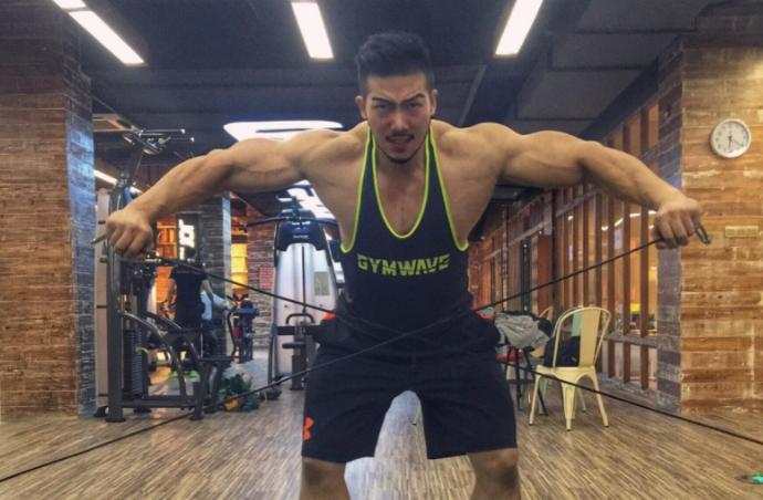 肩部肌肉怎么快速成形,肩部肌肉如何锻炼增肌