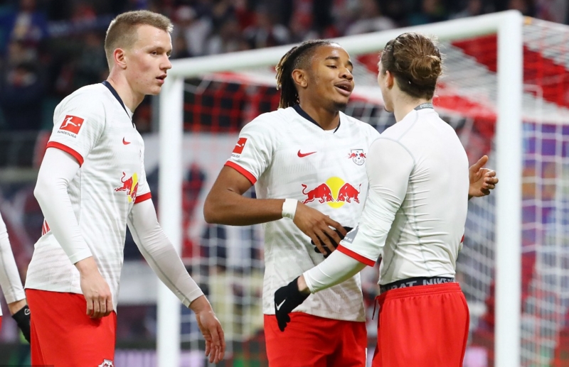 球迷有福了!五大联赛今晚将回归,黄金时间9点半开打,无需熬夜