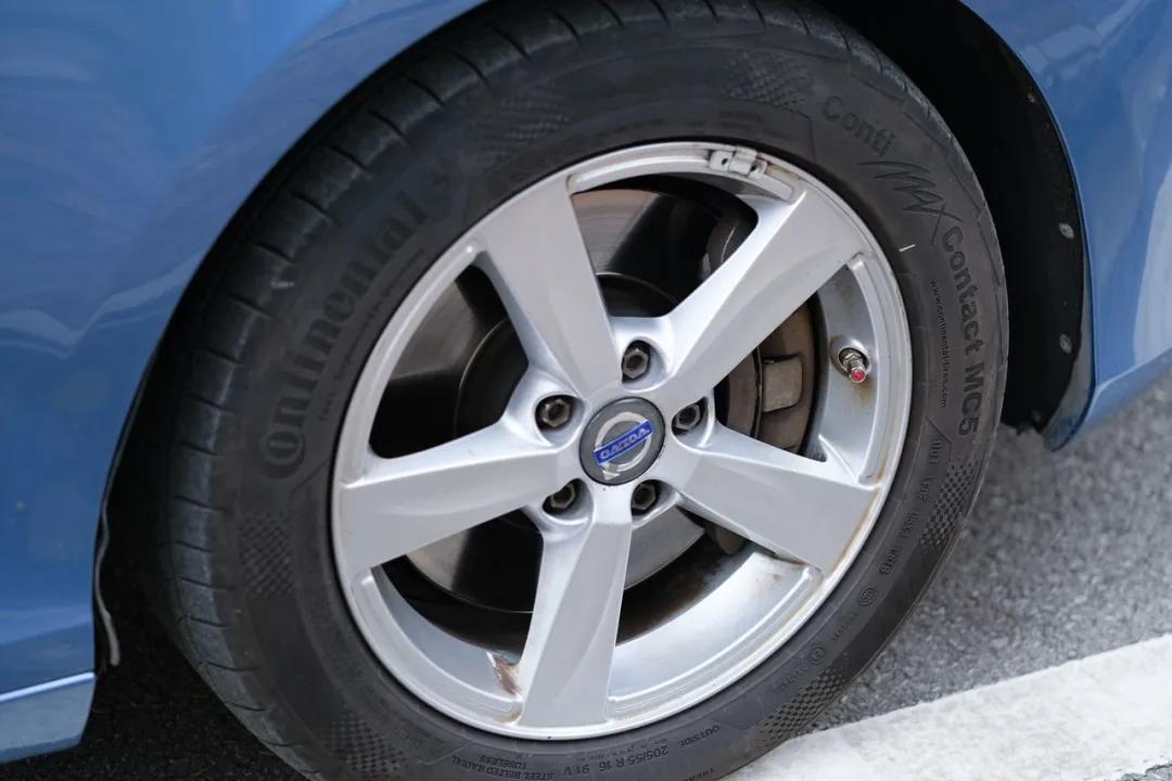 沃尔沃v40二手值得买吗,二手沃尔沃V40值得购买么