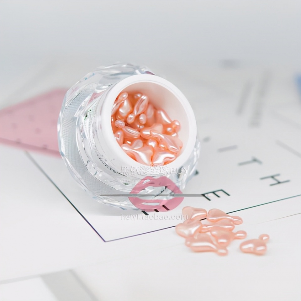 保湿抗氧化精华液推荐,精华液保湿抗衰老提亮肤色