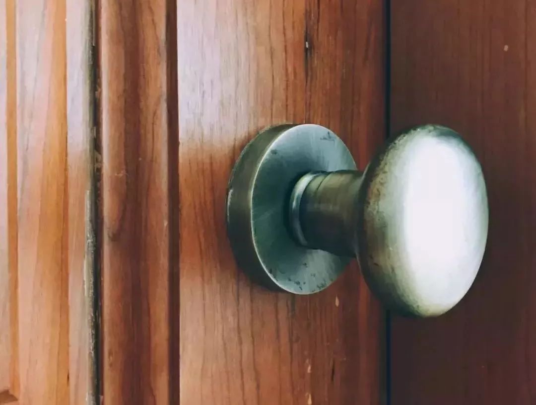 90后花9000元爆改老房子,90后夫妻精心改造精装房