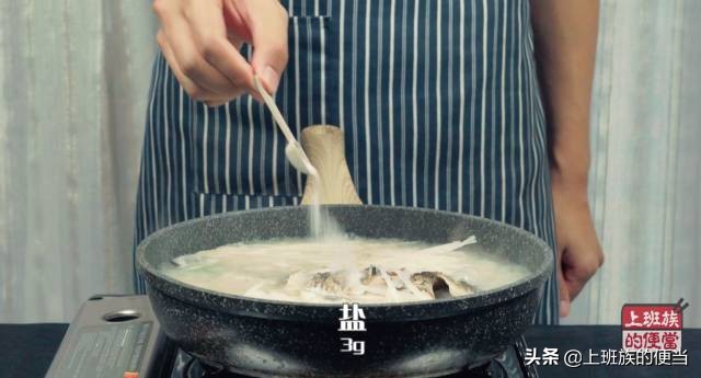 做鱼汤好喝又简单,做鱼汤只需2个技巧