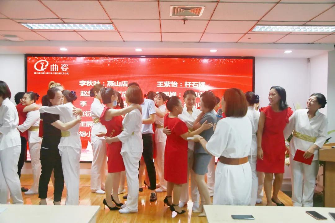 来到曲姿后,我成了孩子学习的榜样