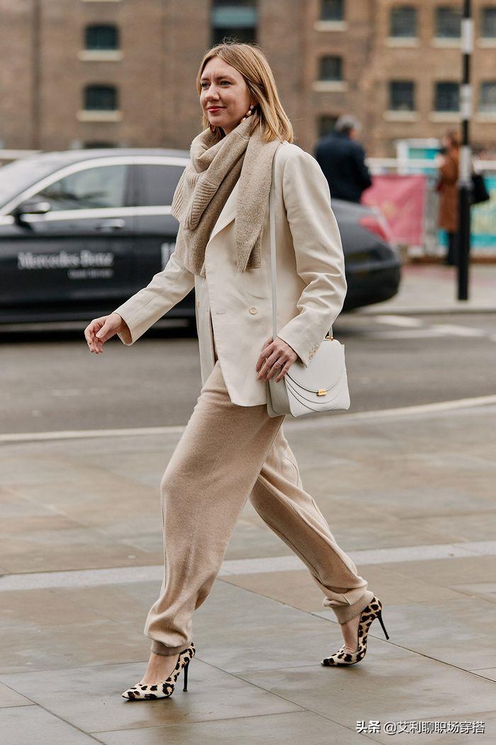 春节宅家睡衣当道，家居服也能时尚又舒适，明星示范居家时髦风