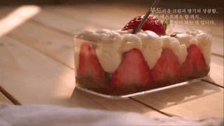 现在很火的草莓蛋糕,最新韩国草莓蛋糕