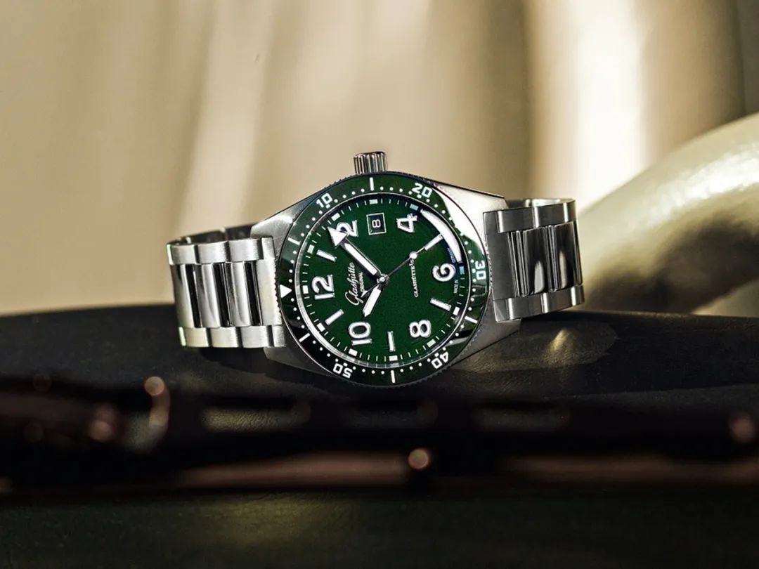 什么款式的表夏天冬天都可以戴,精致夏天适合戴的表