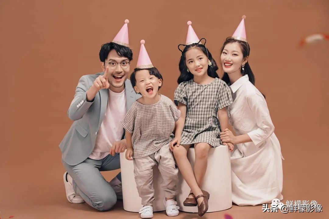 新春全家福拍摄技巧,全家福新年拍照姿势推荐