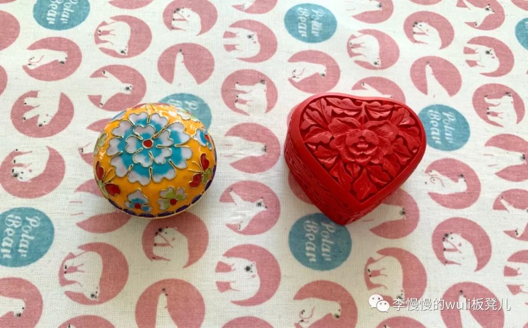 用好看的盒子给化妆品重新压盘，为了颜值和心情费心思，值得～