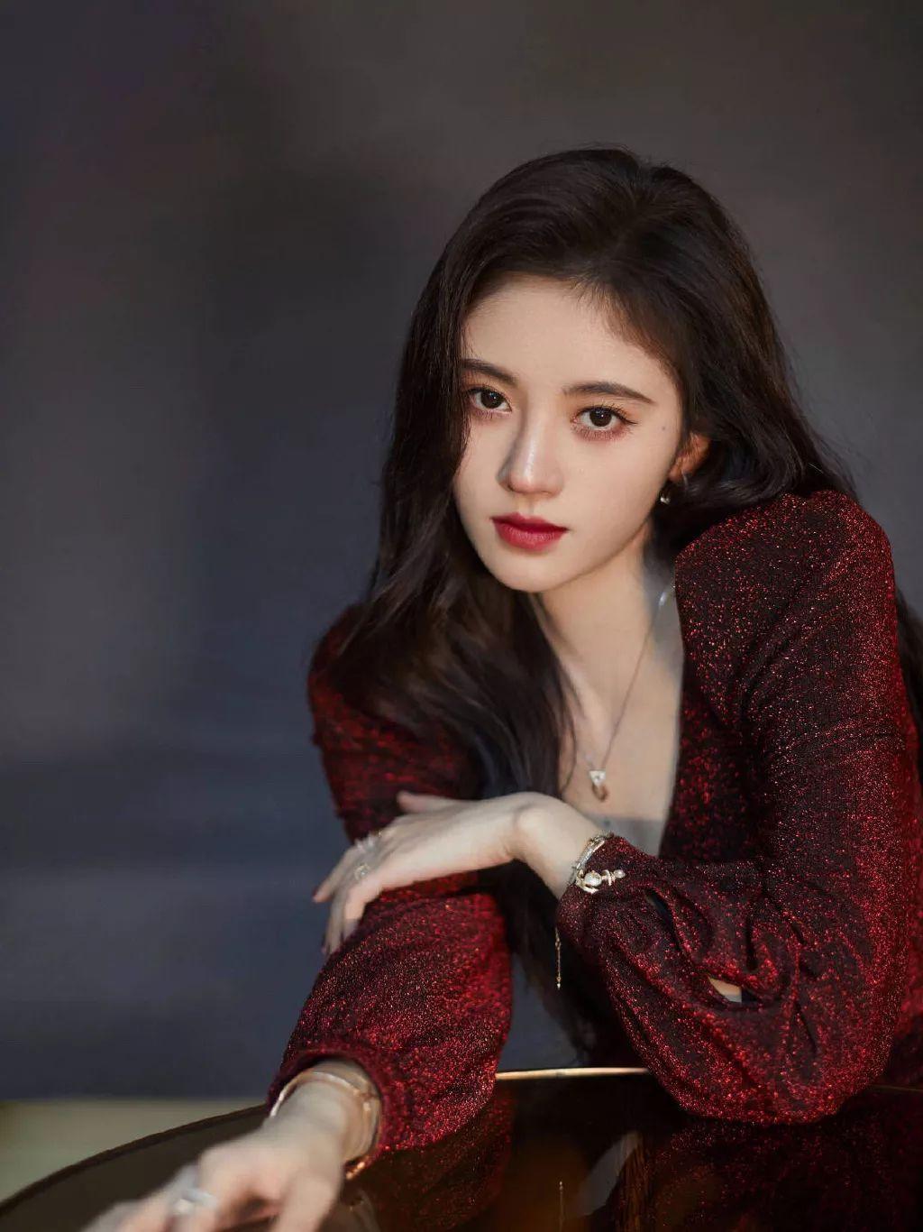 鞠婧祎模仿迪丽热巴造型,鞠婧祎模仿者化妆视频