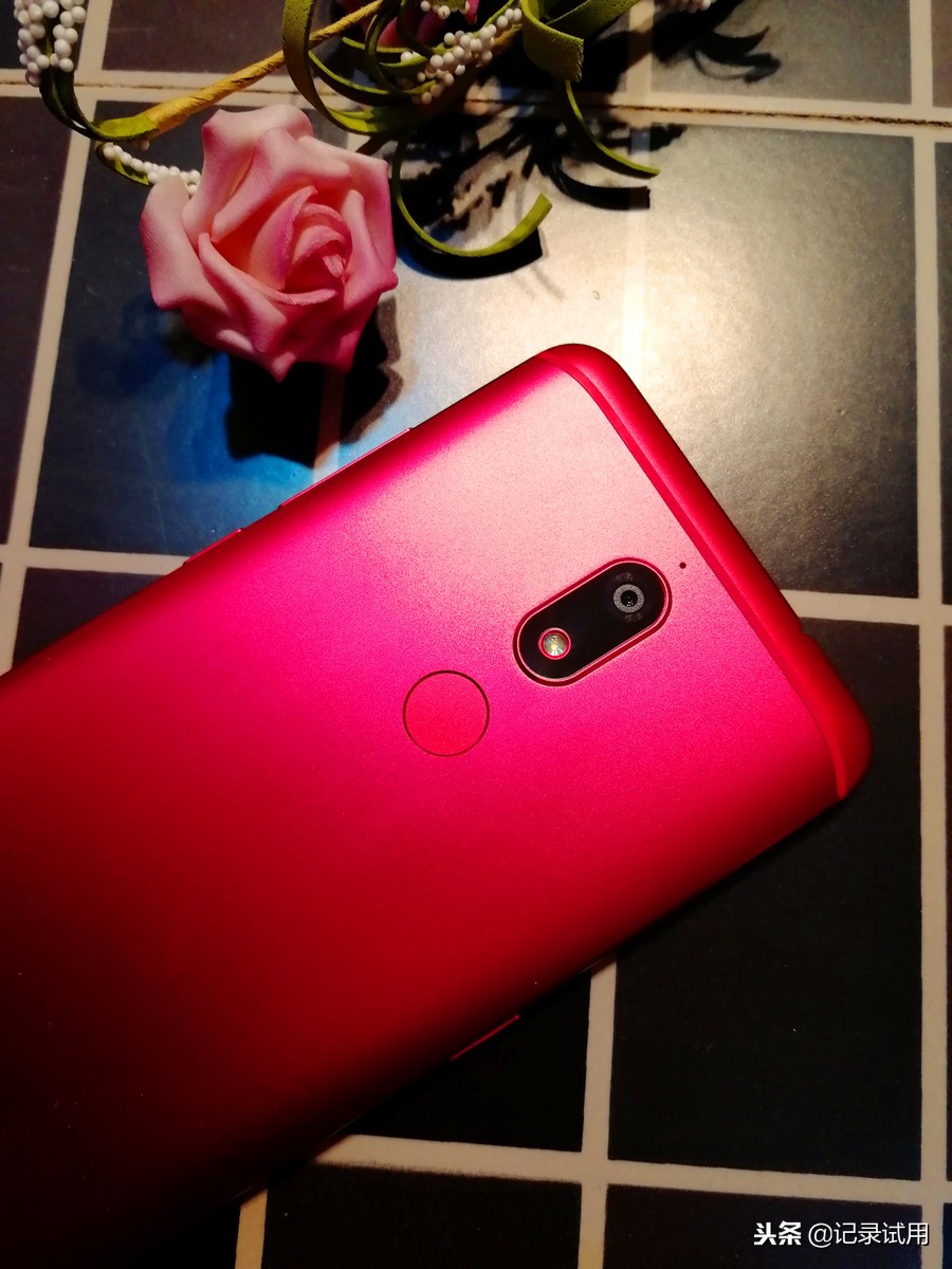 糖果手机和vivo哪个好,糖果手机和苹果手机