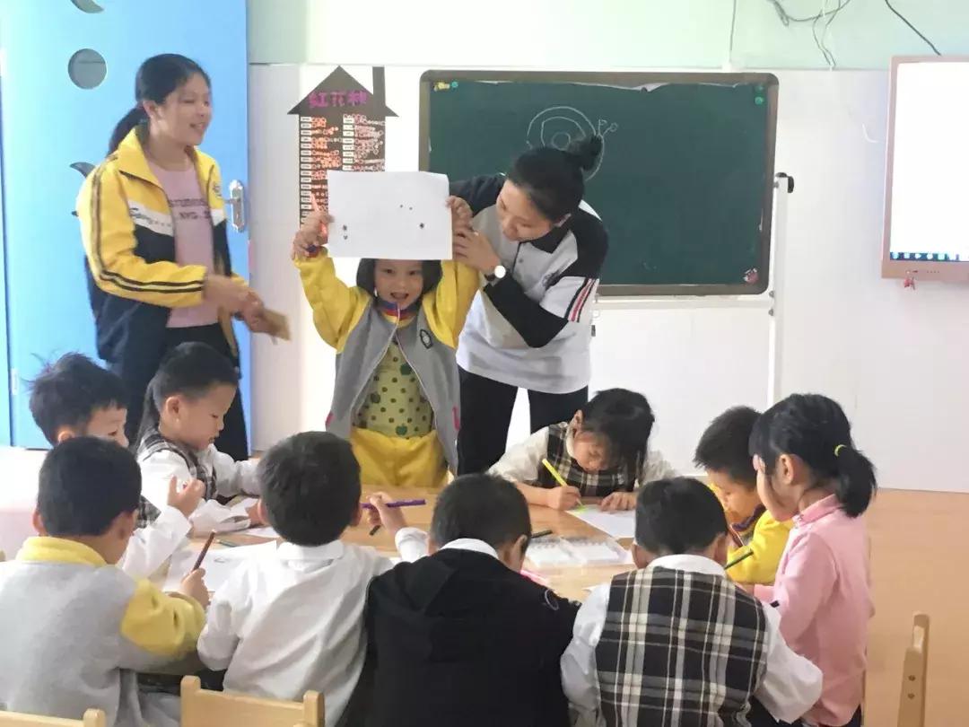 义教｜透过阳光笑出灿烂