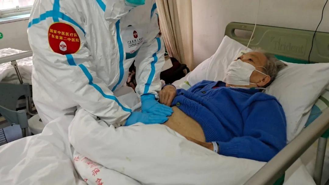 中医特色护理技术走红武汉战“疫”前线|一线日志