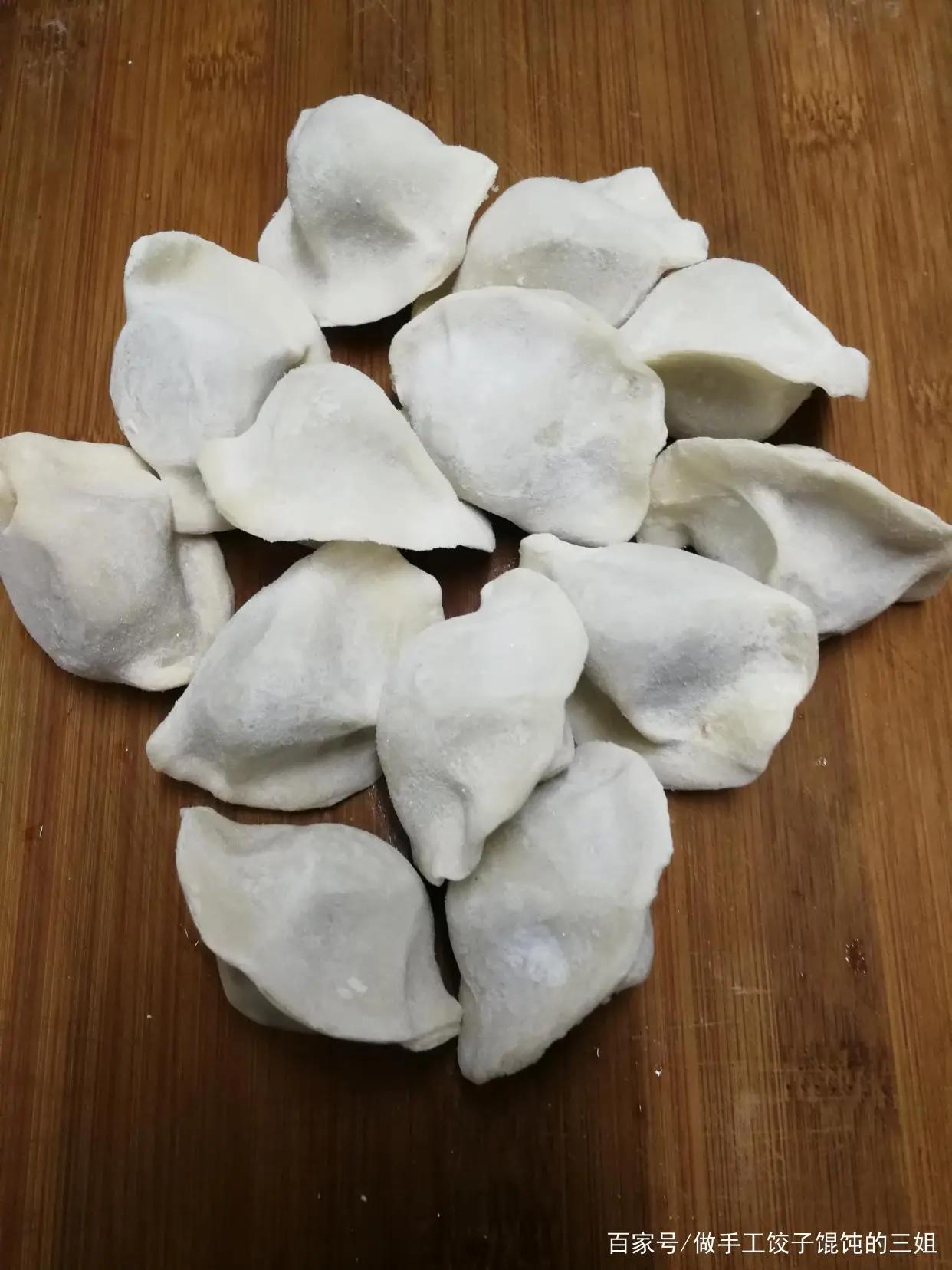 冷冻饺子为什么煮白了,饺子冻久了裂纹咋办