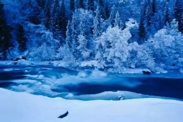 巴音布鲁克镇冬天的生活,巴音郭楞自治州和静县冬天