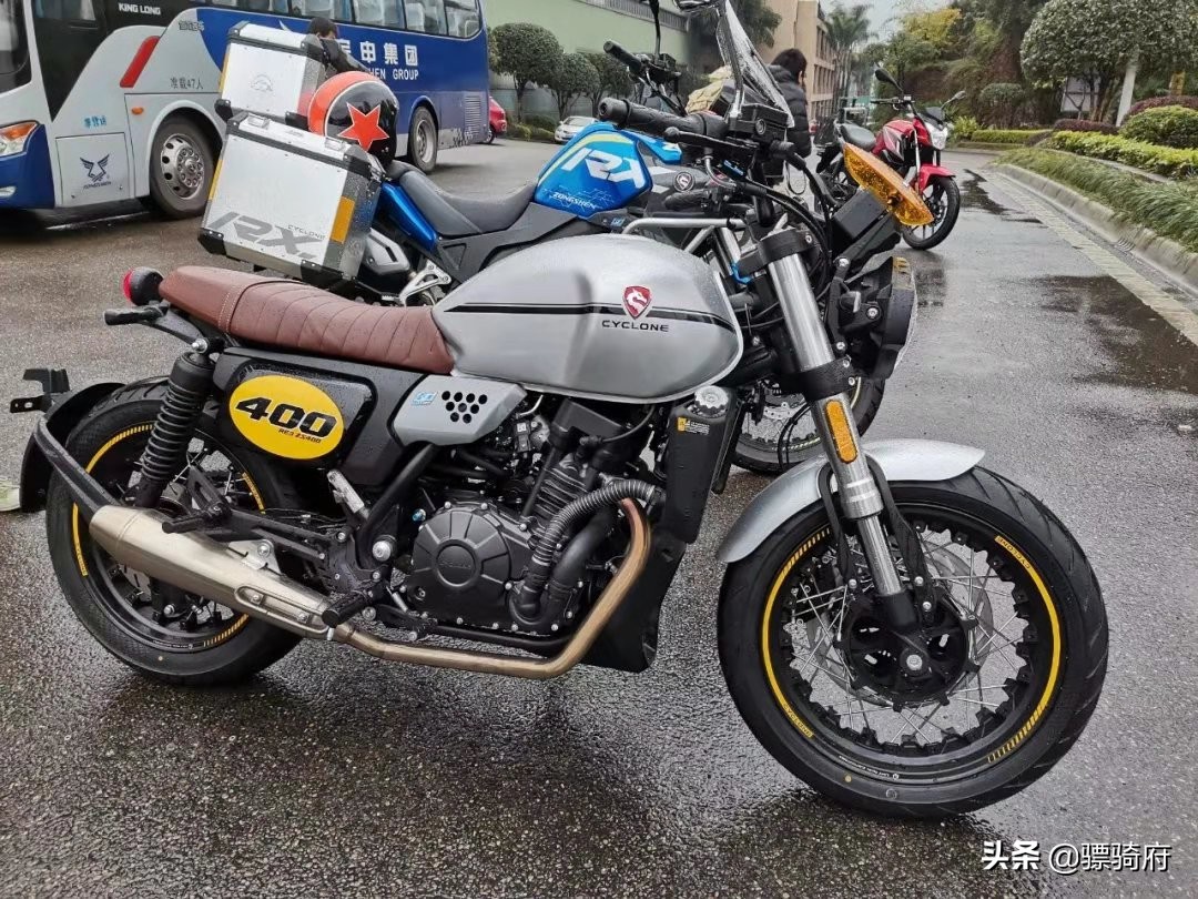 赛科龙re3青春版250cc评测,双缸赛科龙re3怎么样