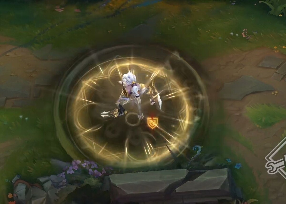 lol光明哨兵第二期,lol锤石腥红之月皮肤