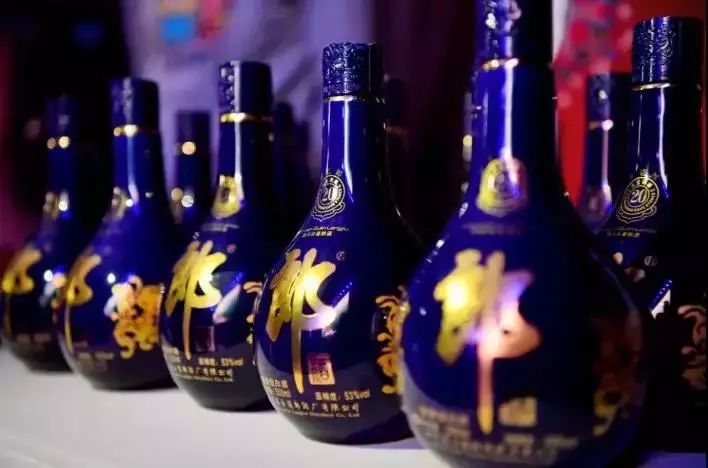 青花郎39度酱香多少钱一瓶,和青花郎一个档次的酱香酒