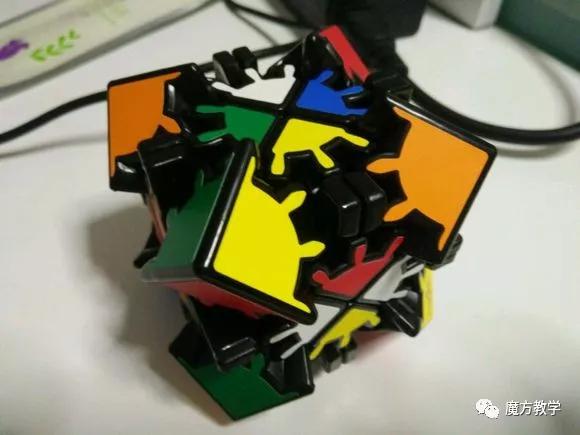 又简单又快的魔方教学,魔方教程最易看懂的魔方入门技巧