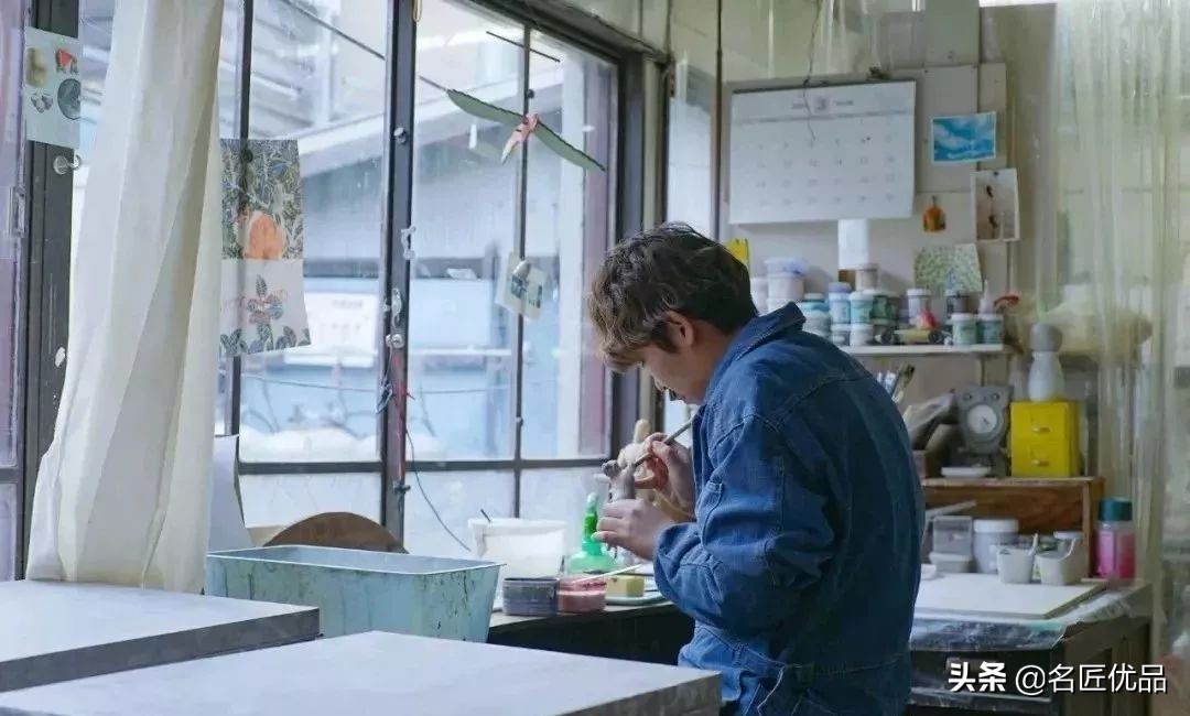 想不想开？这个贴着小胡子的女生，做出全世界最可爱的汽车