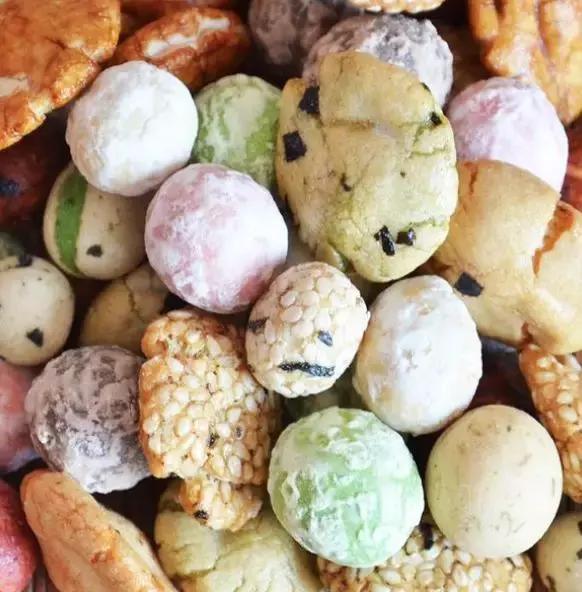 天津特色小吃被称为津门三绝 (天津风味小吃中的三绝之一)