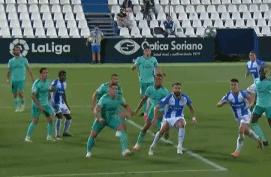 皇马三连丢点球,皇马进球被吹掉判点球