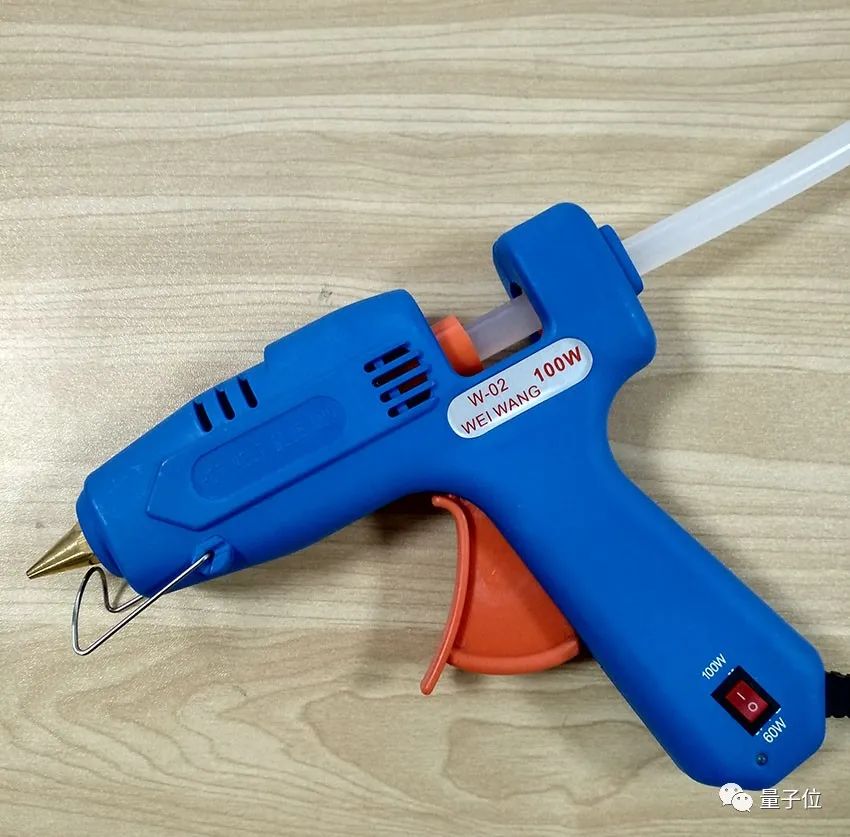 苹果手机组装富士康车间,富士康的工人会组装苹果手机吗