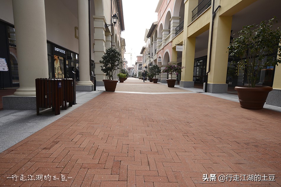 上海佛罗伦萨小镇有哪些奢侈品牌,佛罗伦萨小镇名品奥特莱斯品牌