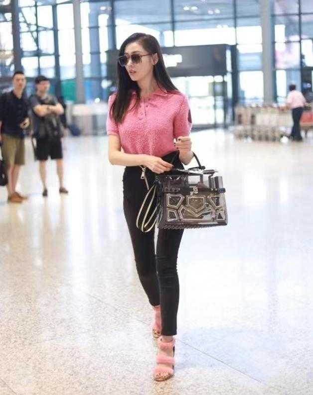 张天爱黑色牛仔裤子,张天爱黑色牛仔裤