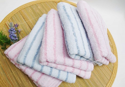 小狗泪痕用红霉素眼膏可以吗,红霉素眼膏可以给狗狗去泪痕吗